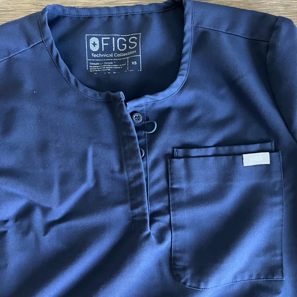 Figs Navy Scrub Top - Picture 2 of 3